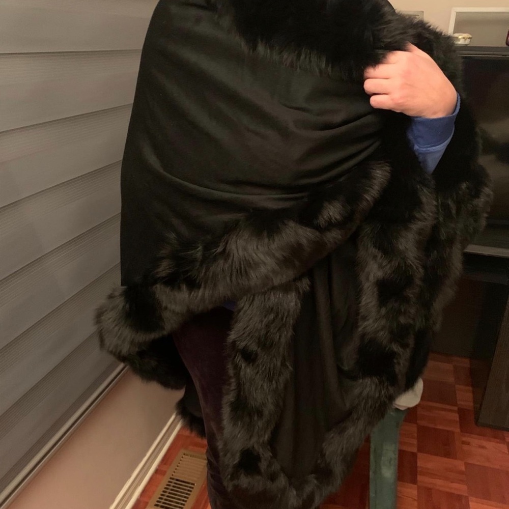 Fur trim cashmere warp